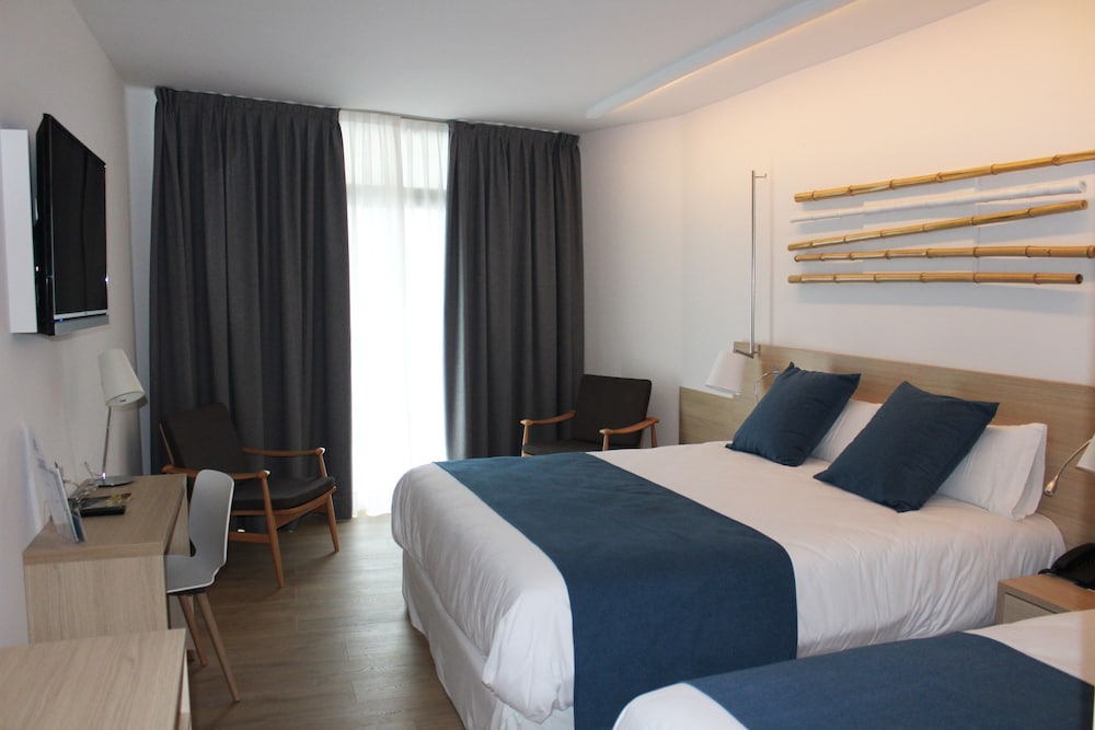 Aqua Hotel Onabrava 17/71