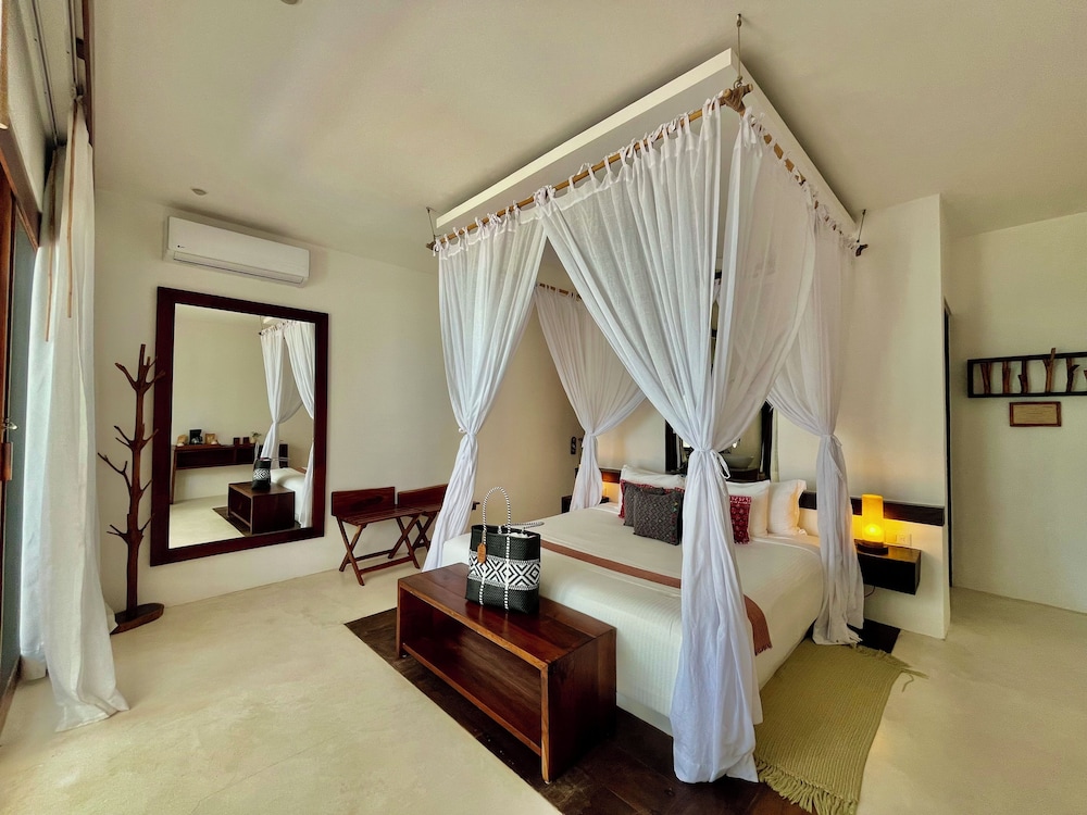 DELUXE, KING BED, BEACH FRONT, PRIVATE POOL