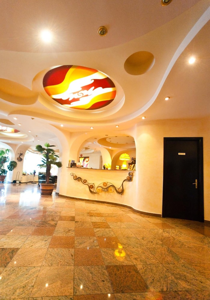 Class Hotel Constanta 7/24