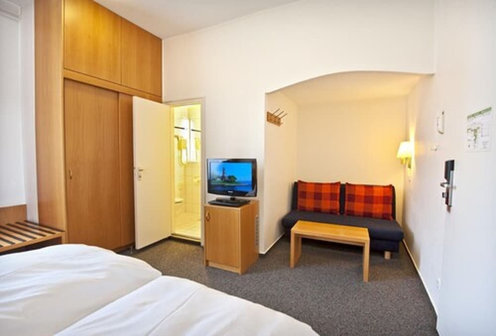 Berliner Hof 10/46