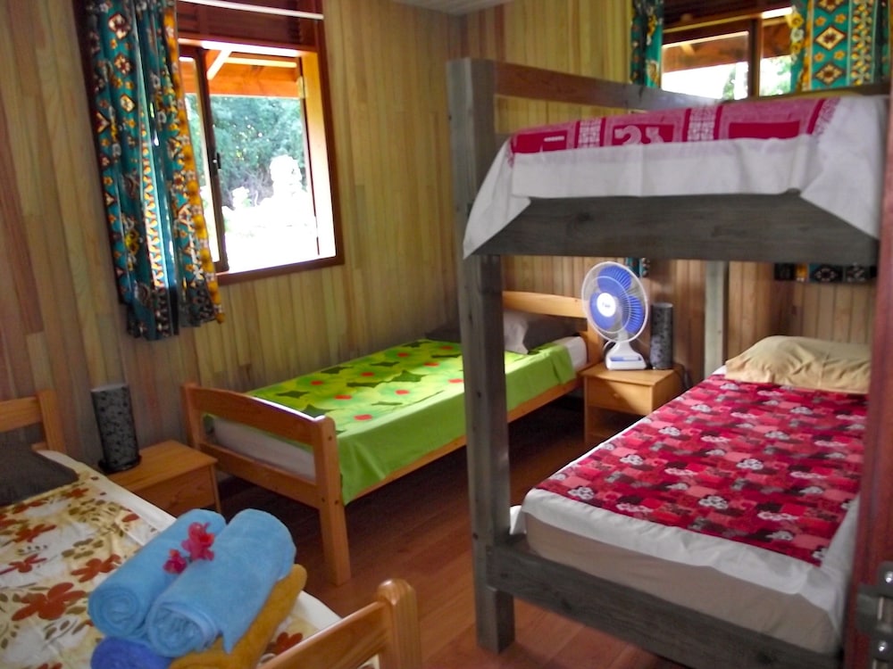 Moorea Surf Bed And Breakfast Hostel 7/32