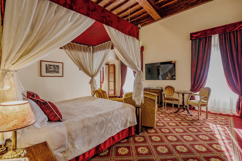 Exclusive, Suite, King Bed, Valley View, 2 Sofa