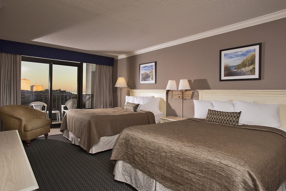 Grande Shores Ocean Resort 28/84