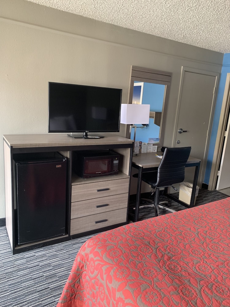 Days Inn by Wyndham Central San Antonio NW Medical Center 21/40