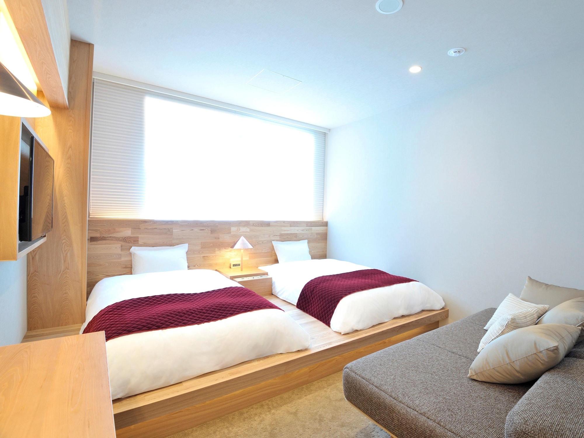 MODERATE, TWIN BEDS