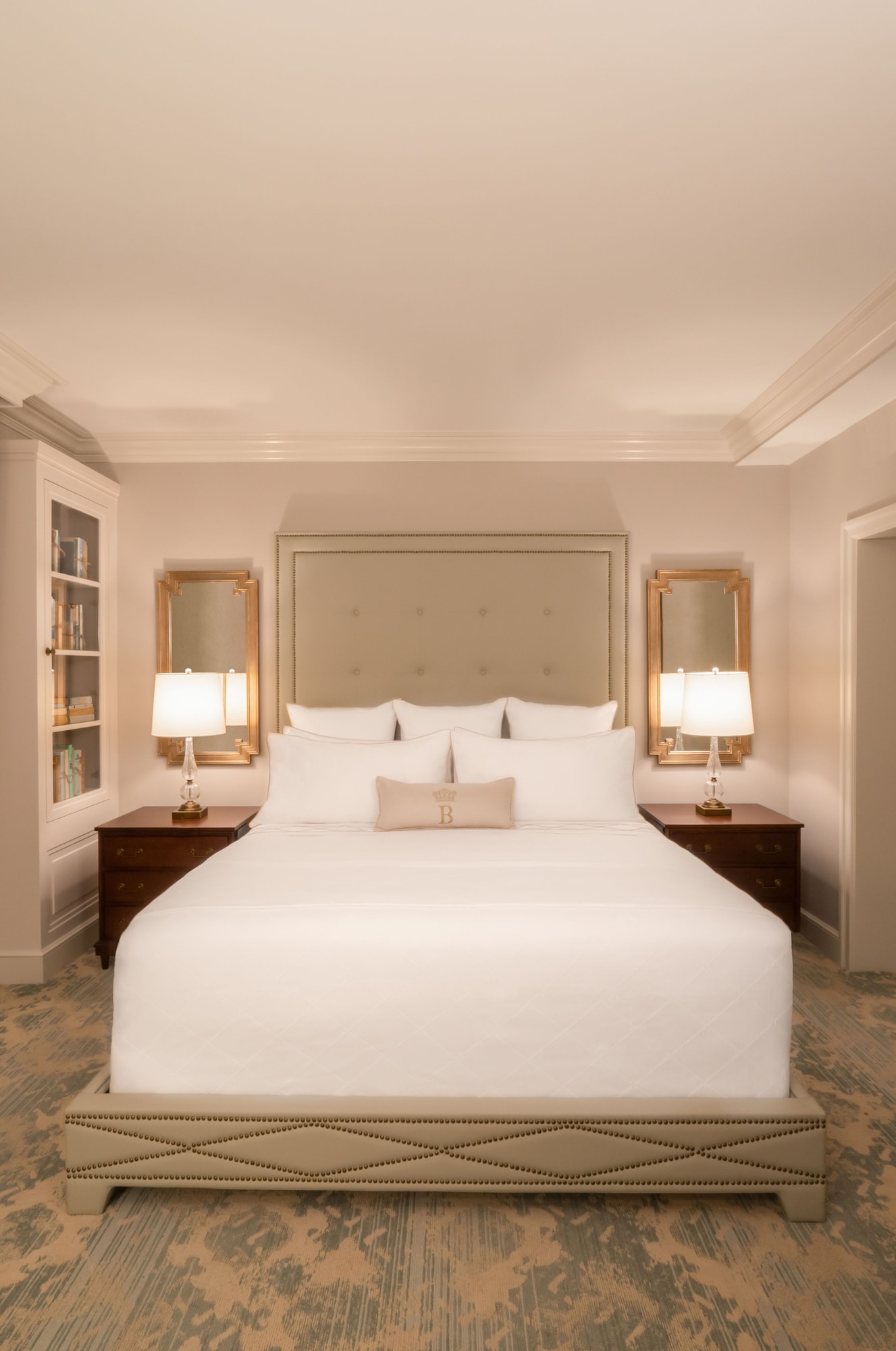 JUNIOR SUITE, KING BED
