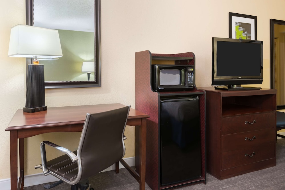 Hampton Inn Raleigh/Cary 38/45