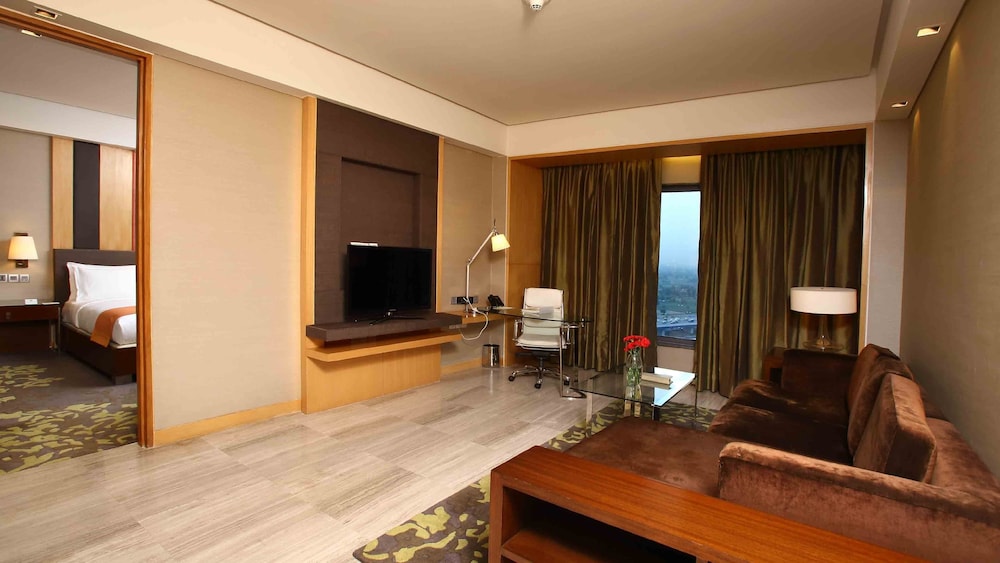 Holiday Inn New Delhi Mayur Vihar Noida 49/74