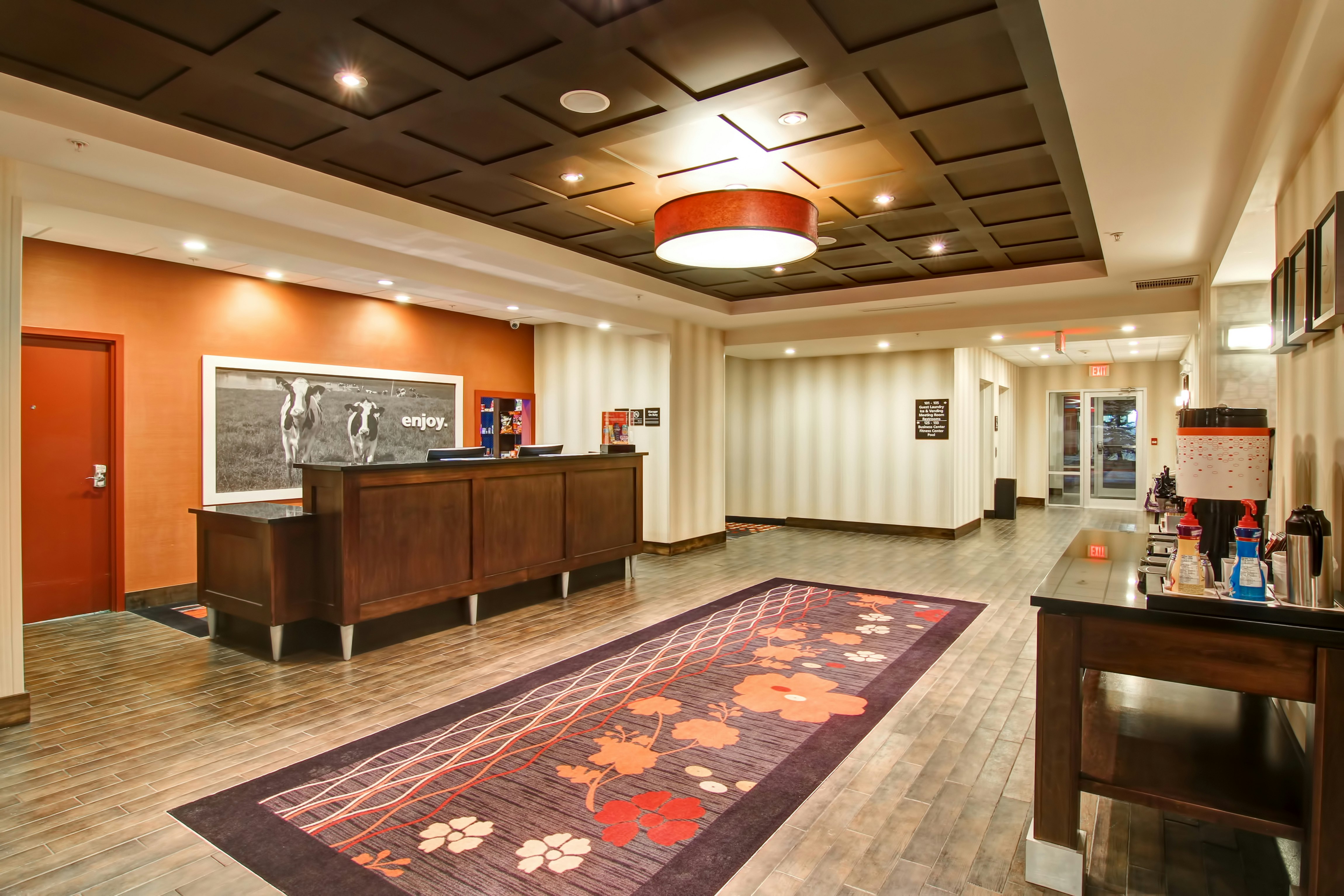 Hampton Inn Suites By Hilton Red Deer 4/38
