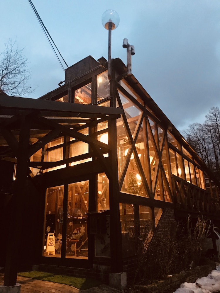 Alp Lodge 1/50