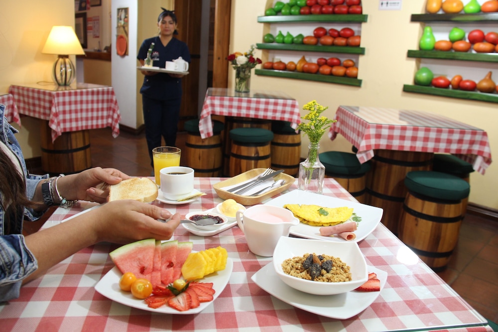 Vieja Cuba Hotel 50/60