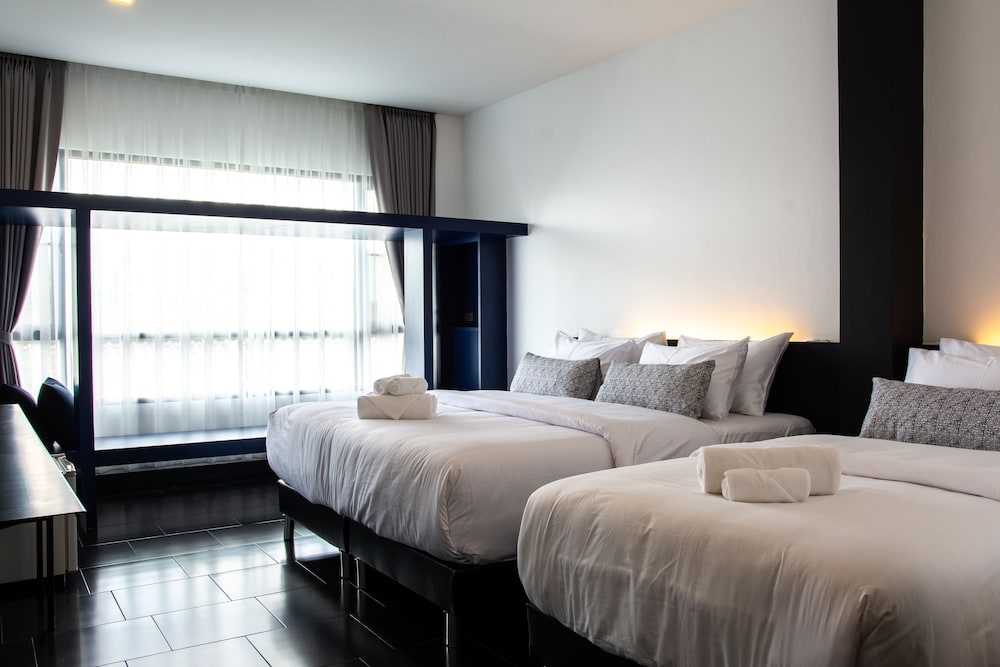 ROOM, TRIPLE