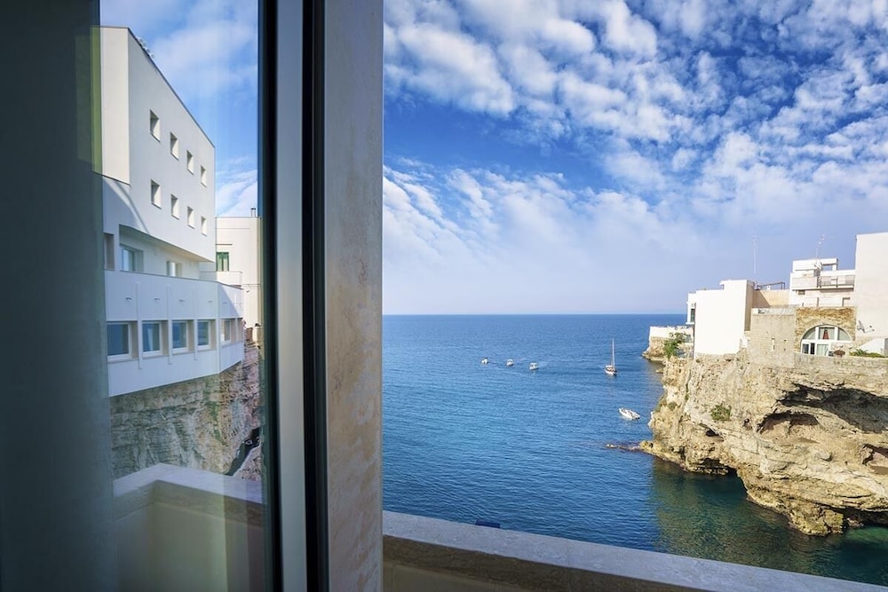 Grotta Palazzese 37/50