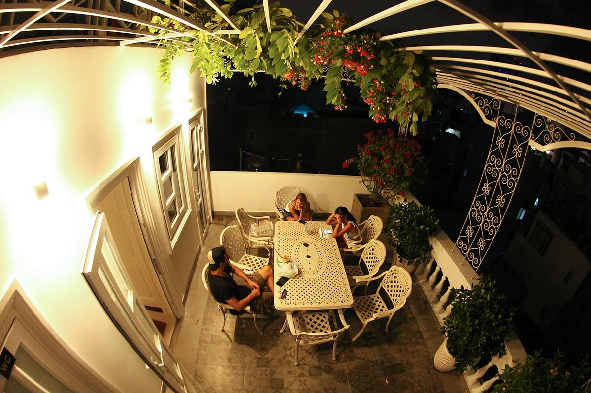 Full House Hostel 87/98
