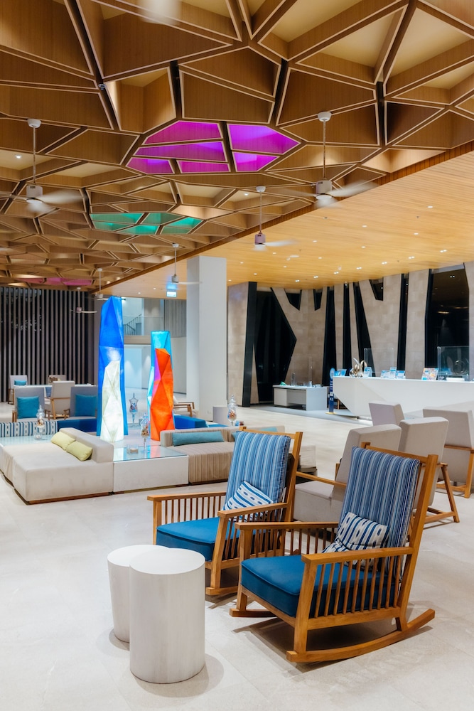 Oceanfront Beach Resort And Spa 31/50