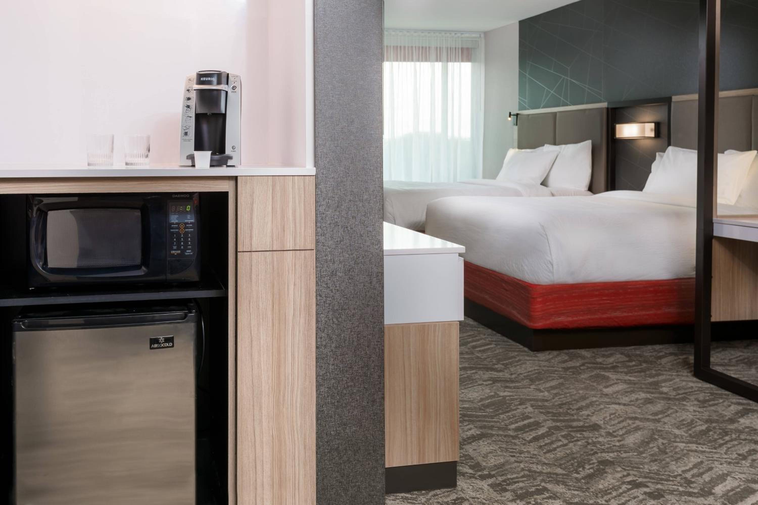 غرفة بسريرين كوين مع أريكة، SpringHill Suites by Marriott Lakeland 9/9