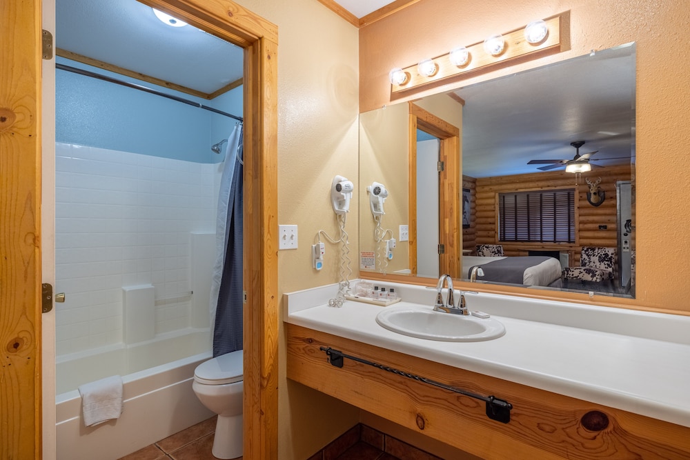 Canyons Lodge 35/37