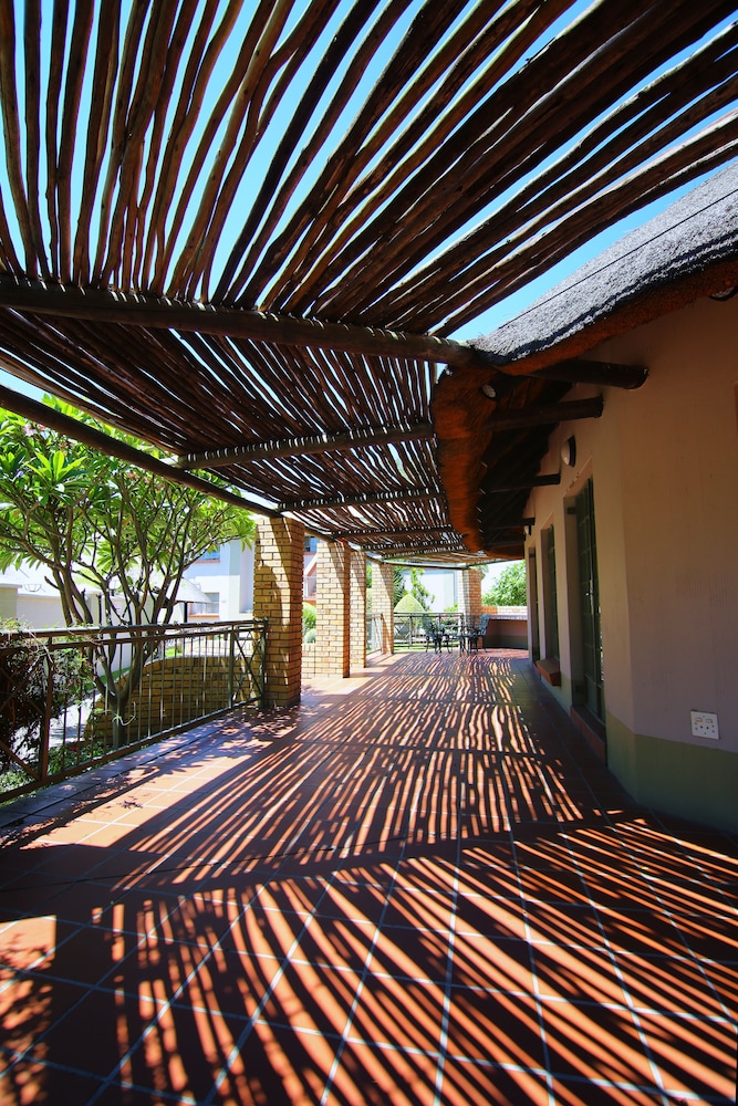 Kalahari Arms Hotel 39/69