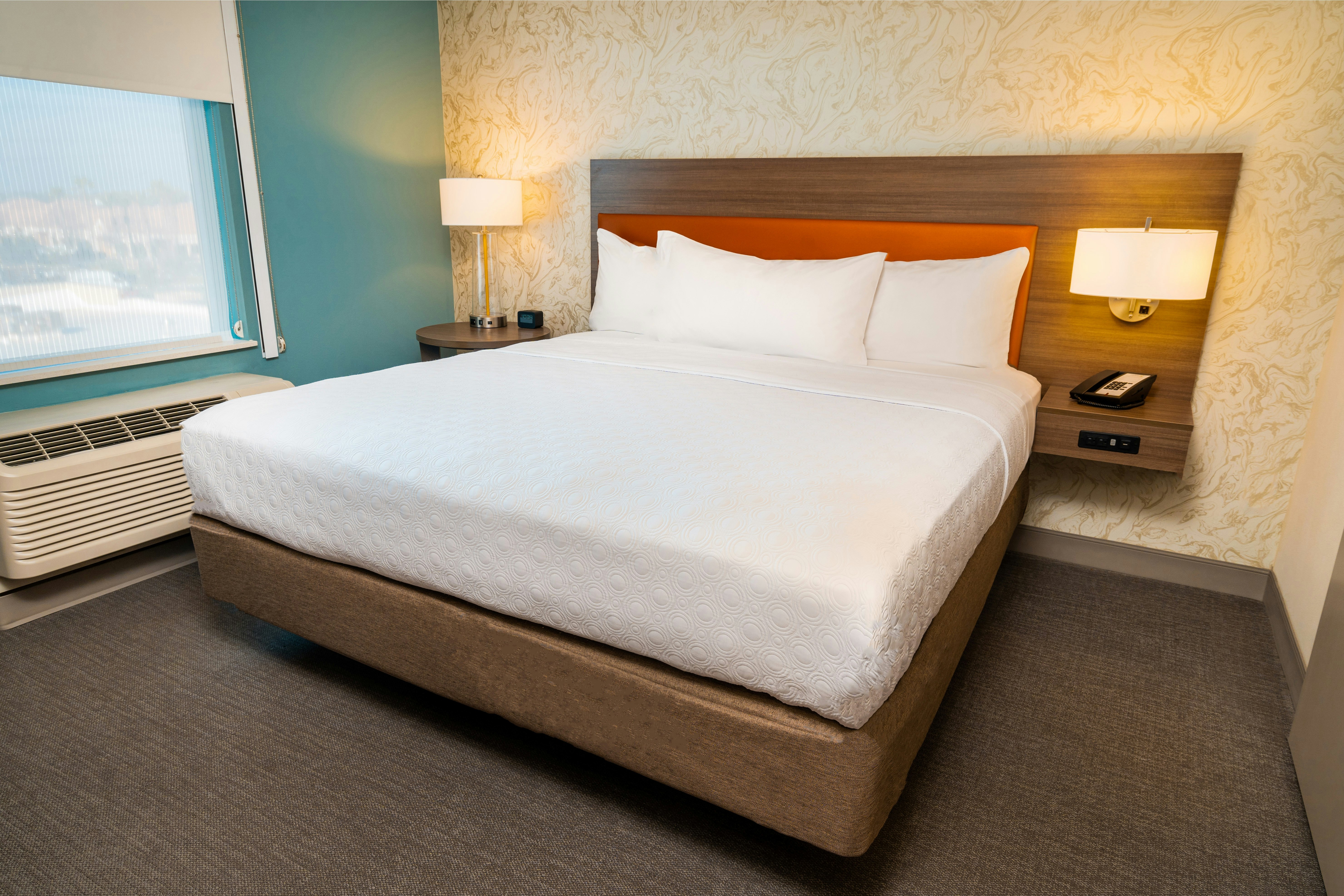 1 BEDROOM, SUITE, KING BED