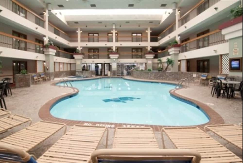 Baymont by Wyndham Shakopee 46/50