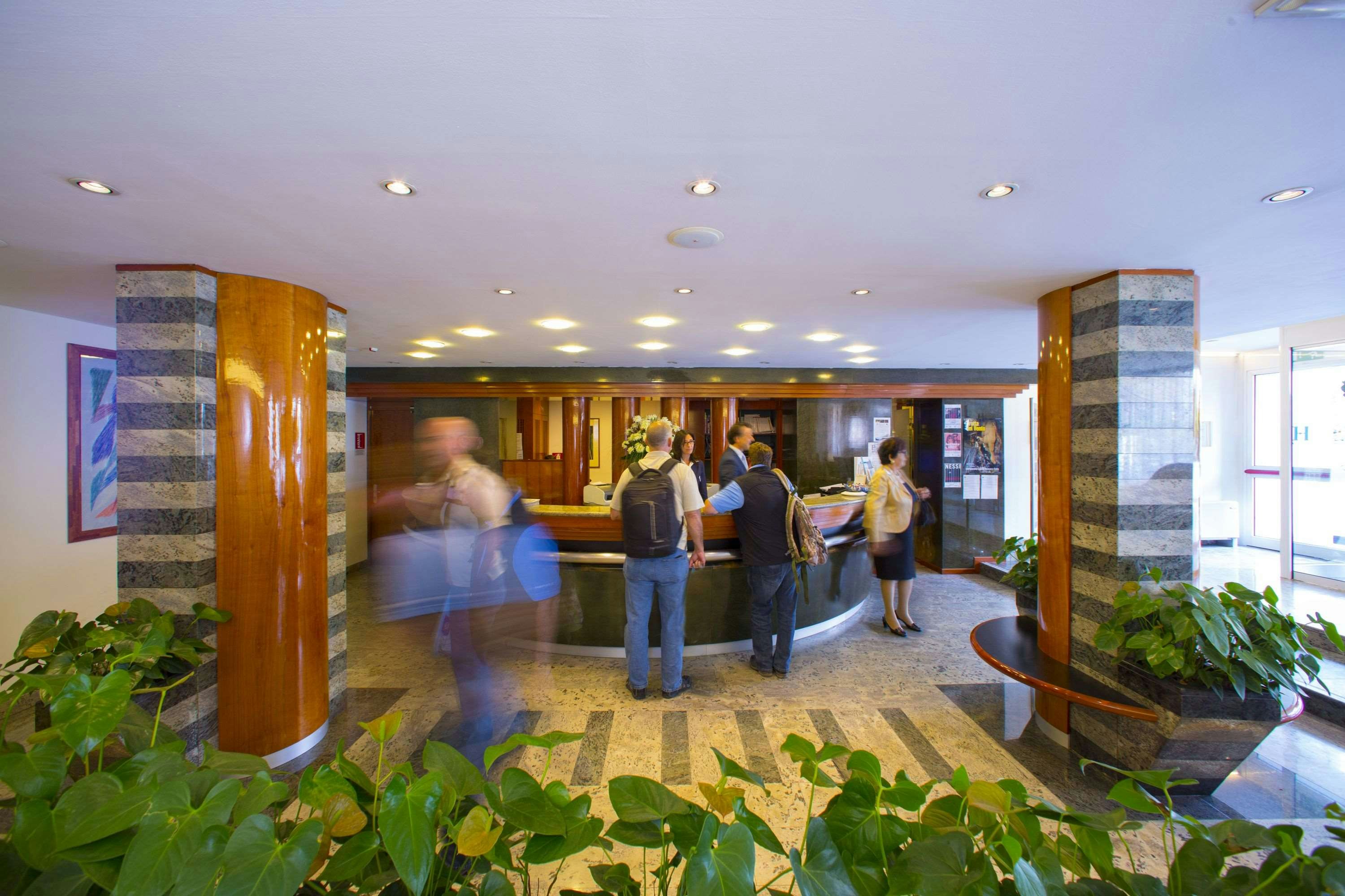 Hotel Excelsior 4/22