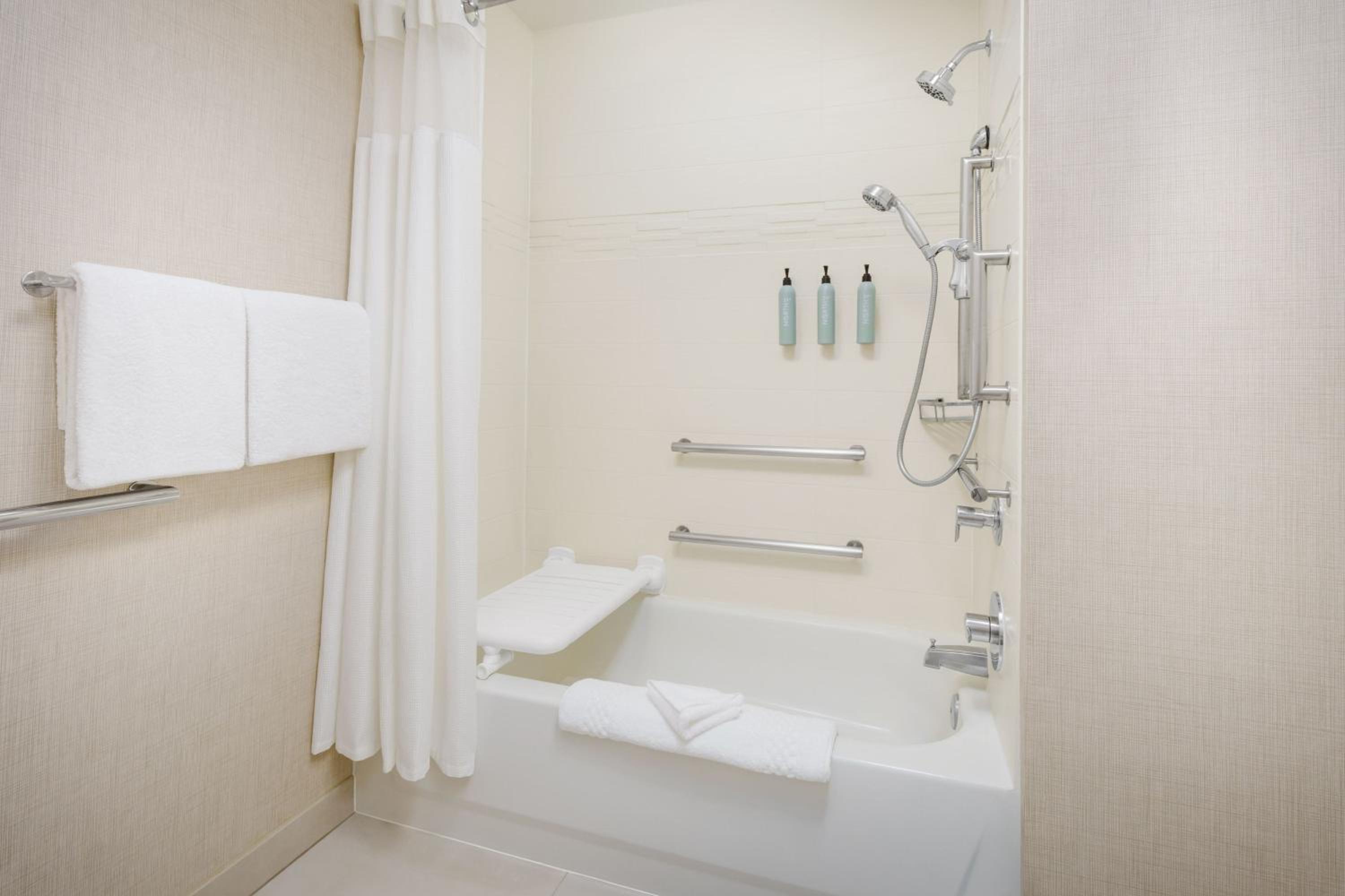Studio, King Bed, Bathtub, Accessible, Residence Inn Salinas Monterey 3/5
