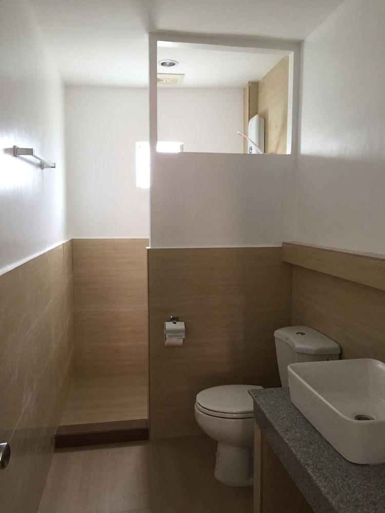 Heartland Hotel Service Rooms And Apartments 44/48