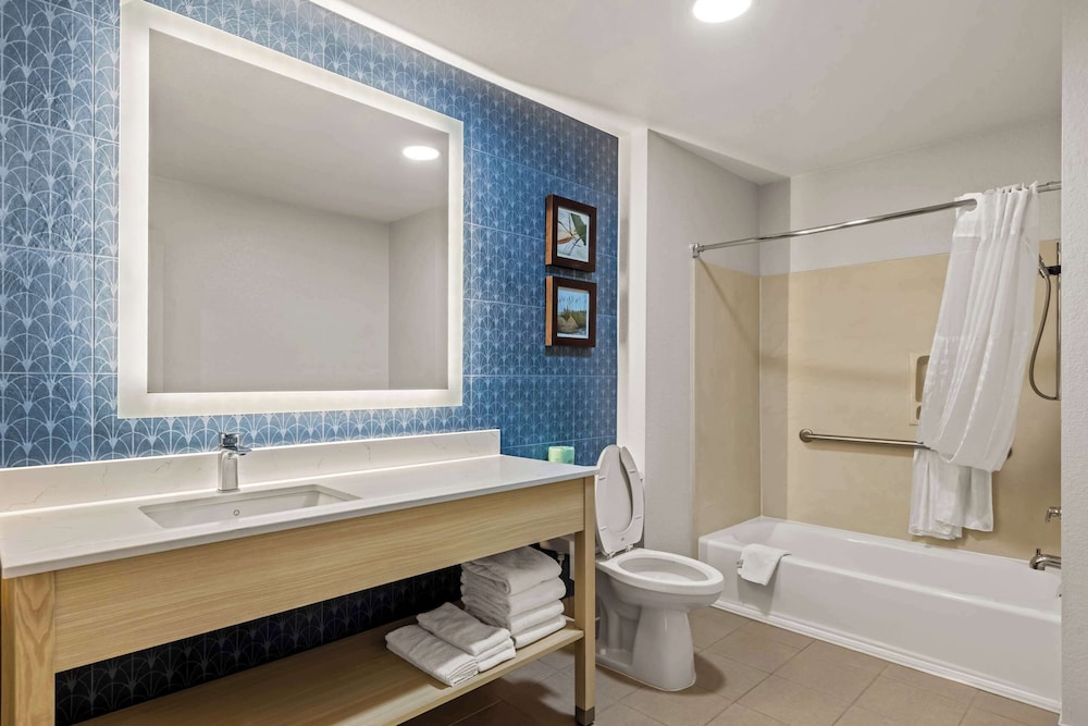 Room, 2 Queen Beds, Country Inn Suites By Radisson Savannah I 95 North Ga 7/7