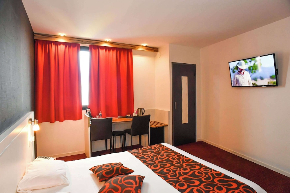 Brit Hotel Confort Saint-Lo 15/50
