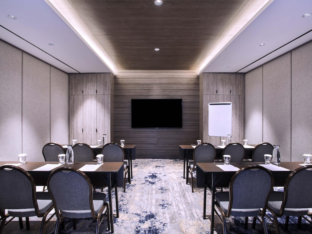 Mercure Tangerang Bsd City 58/67