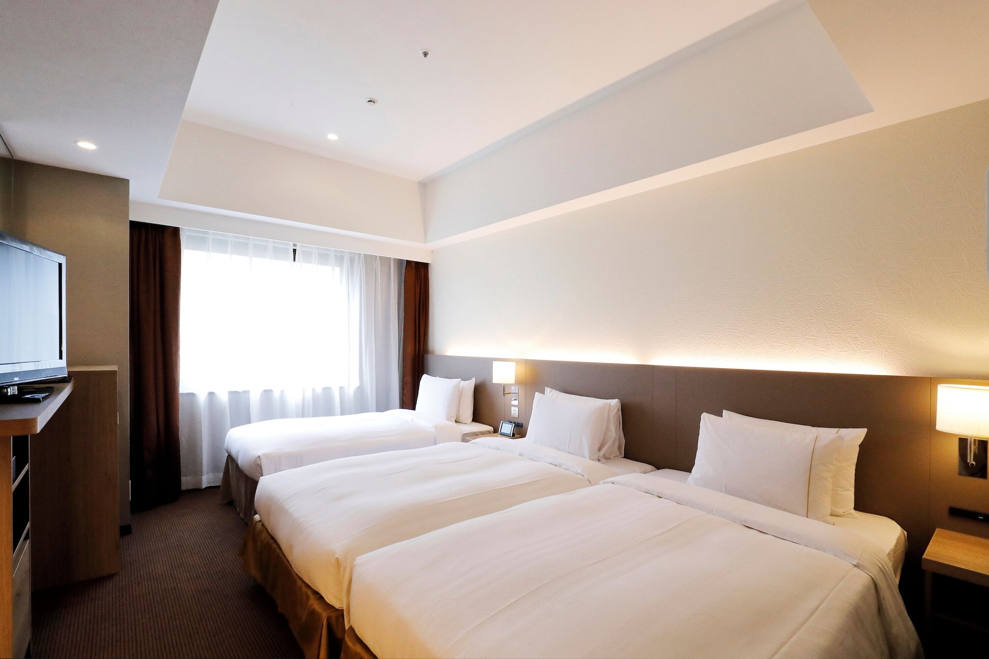 Hollywood, Triple, Twin Beds