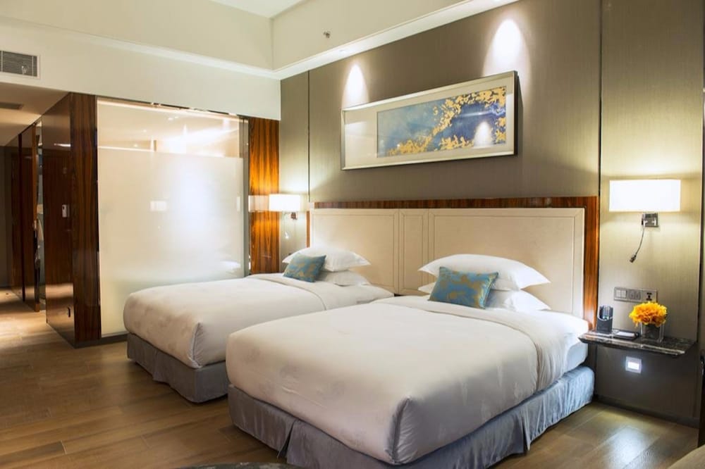 Forest City Marina Hotel 28/66