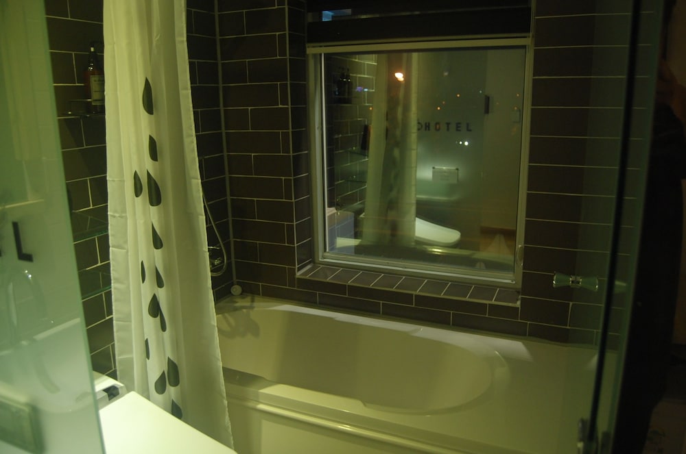 64 Inn Hotel 6/35