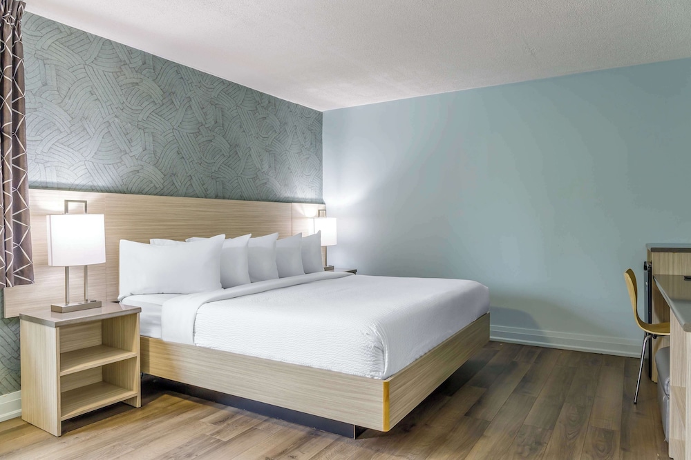 STANDARD, KING BED