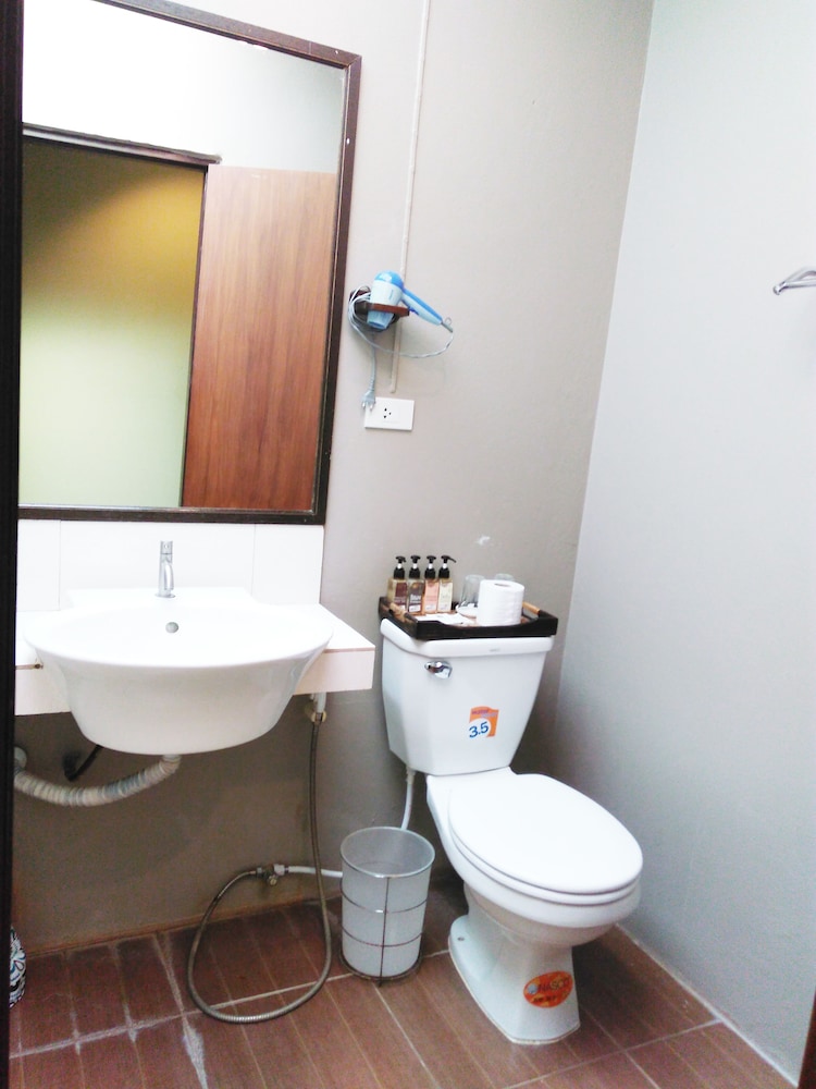 Thanicha Resort Amphawa 10/72