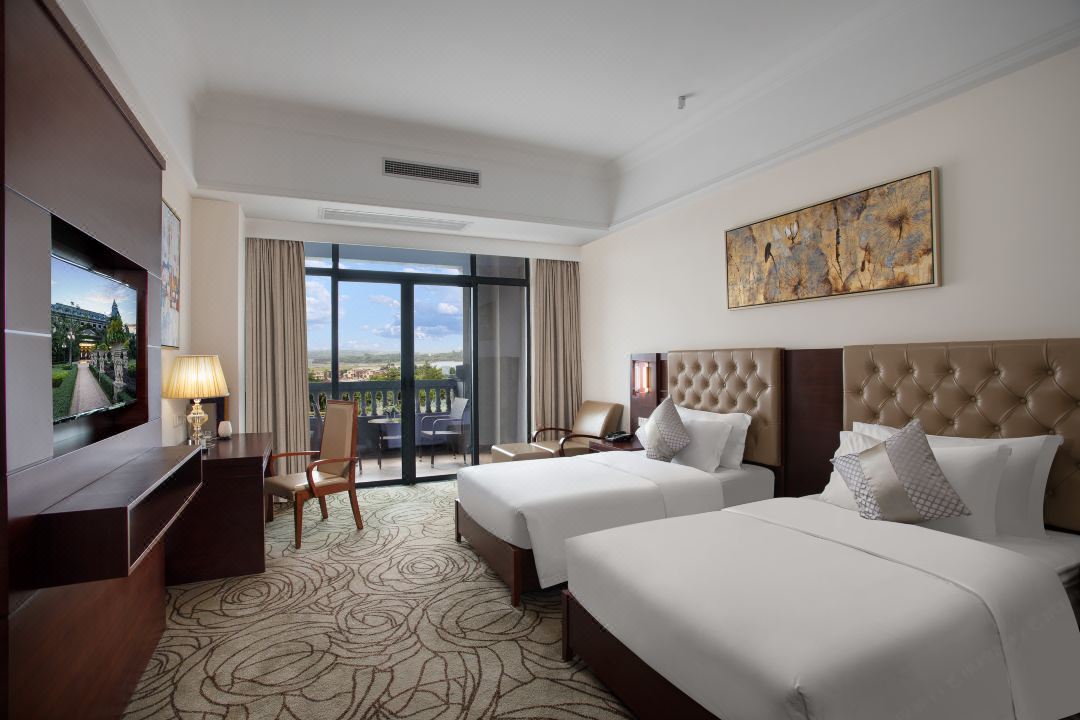 Theme, Twin Beds