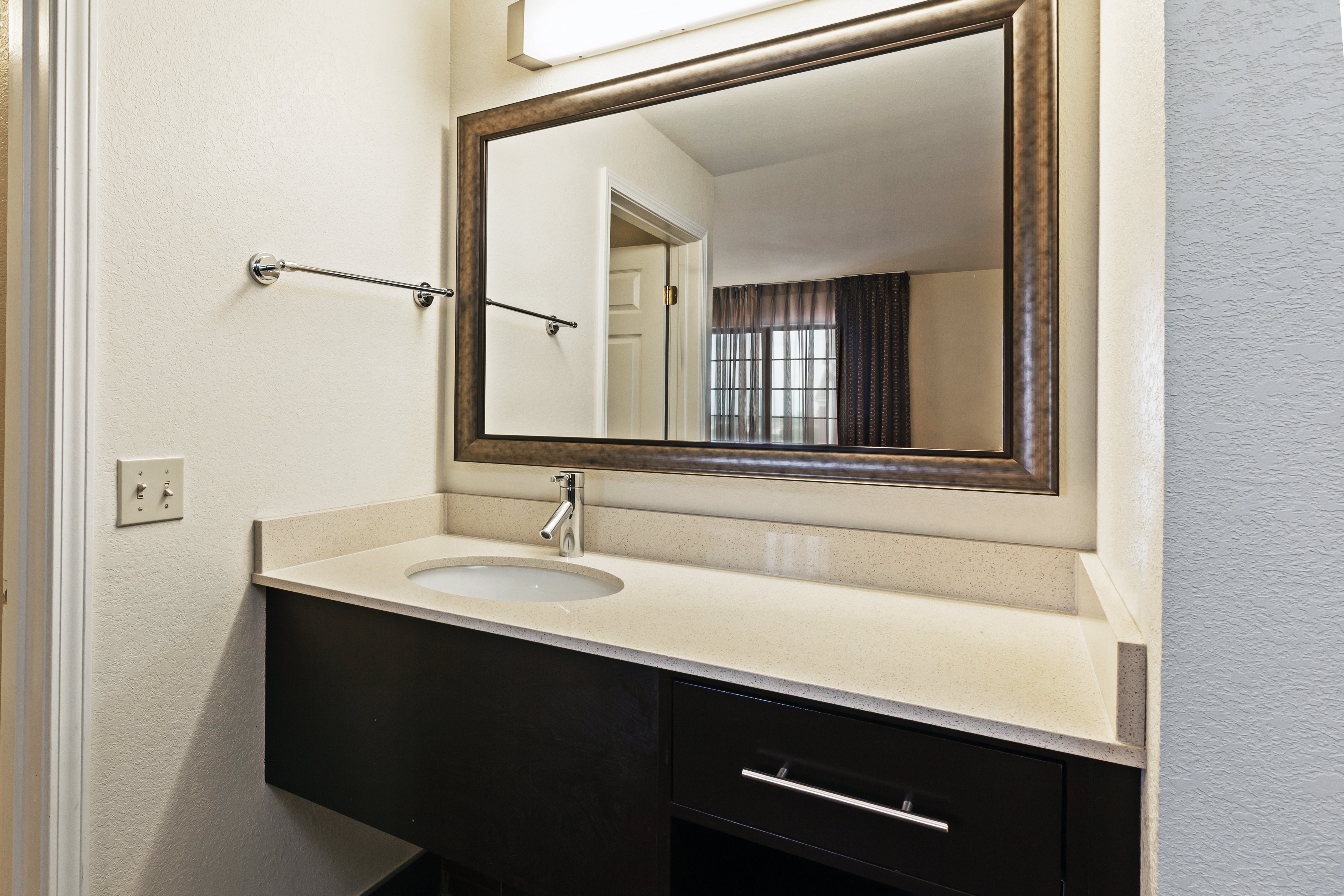 Staybridge Suites Tulsa-Woodland Hills 55/56