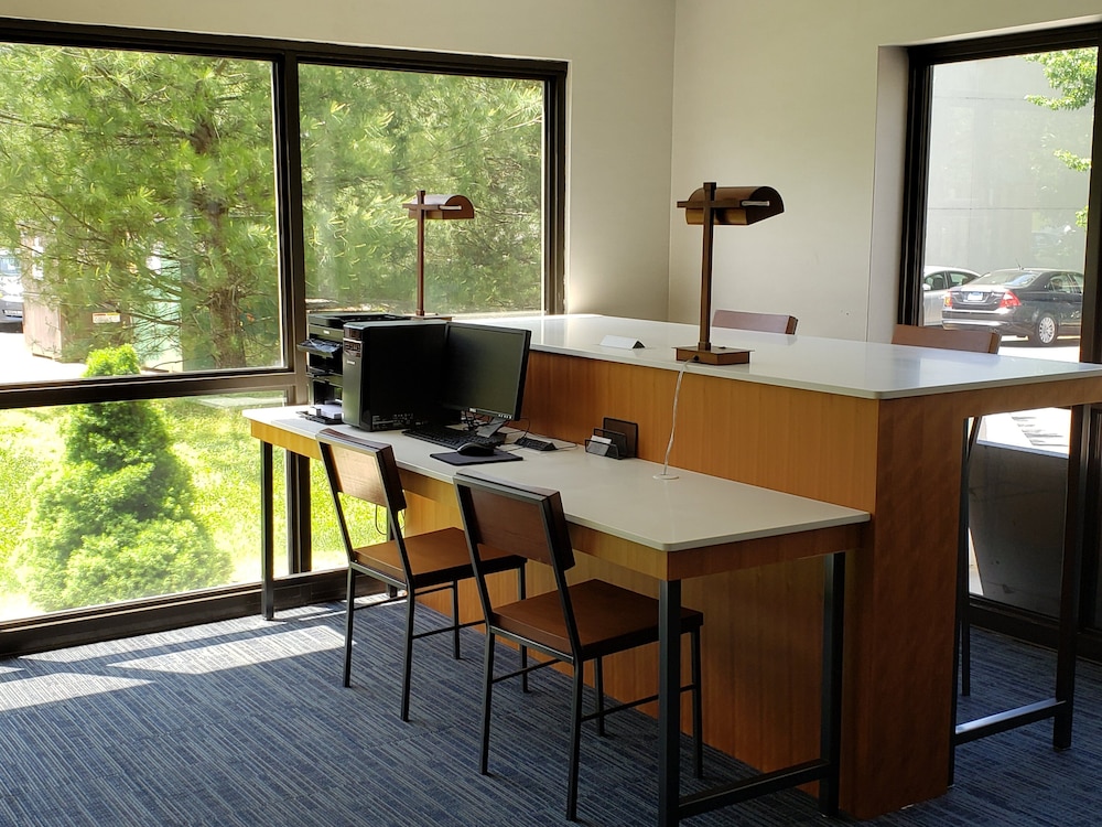 Holiday Inn Express Edgewood Aberdeen Bel Air 46/51