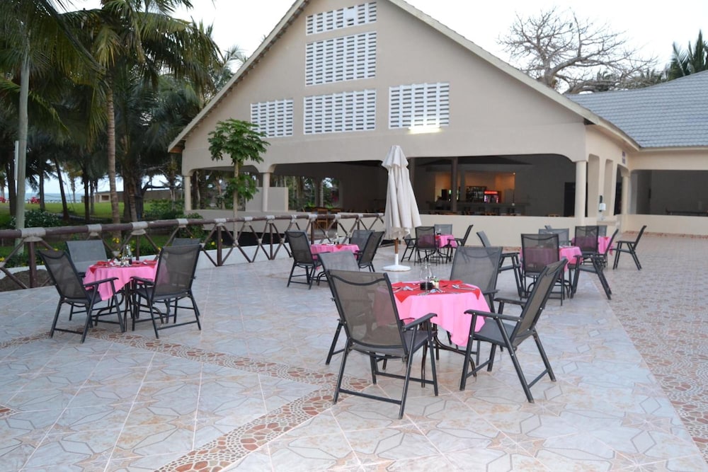 Oceanic Bay Hotel and Resort 25/43