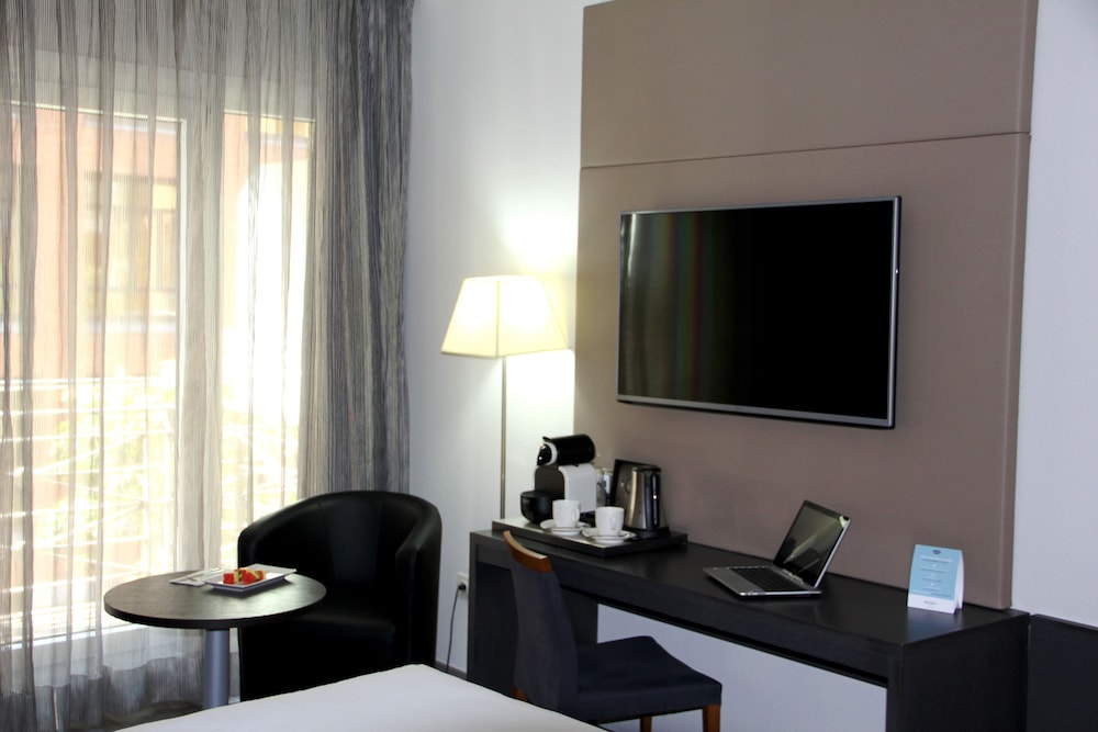 Mercure Madrid Centro Lope De Vega 52/75