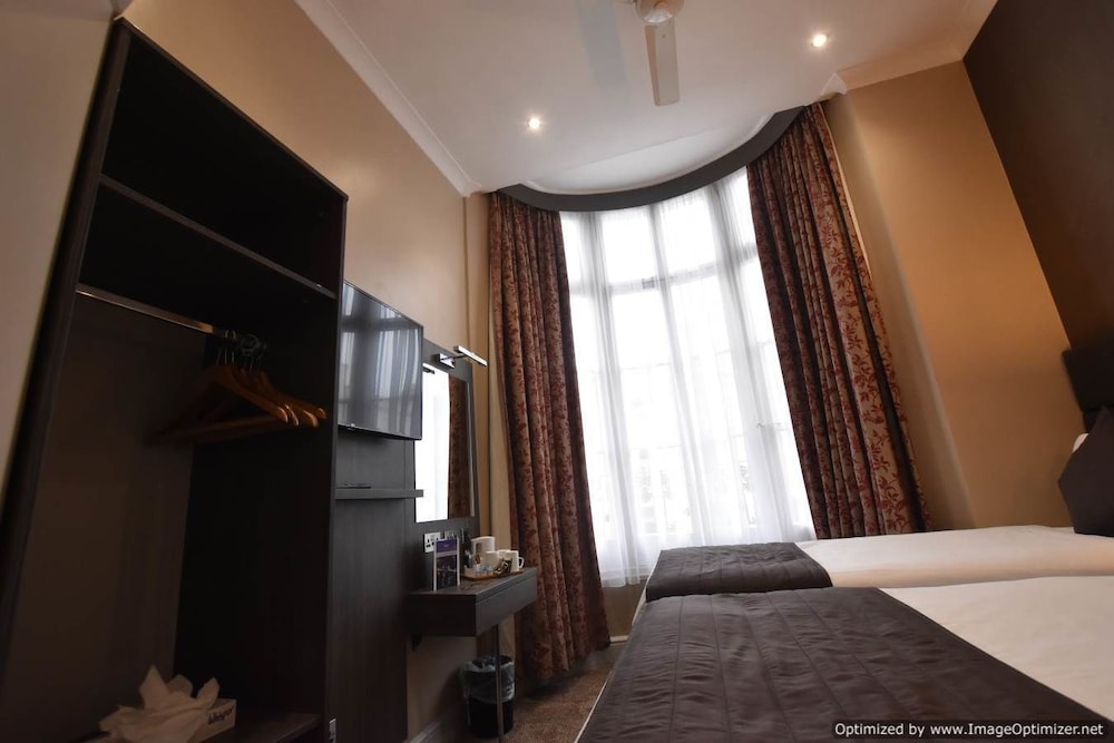 Brunel Hotel 24/67
