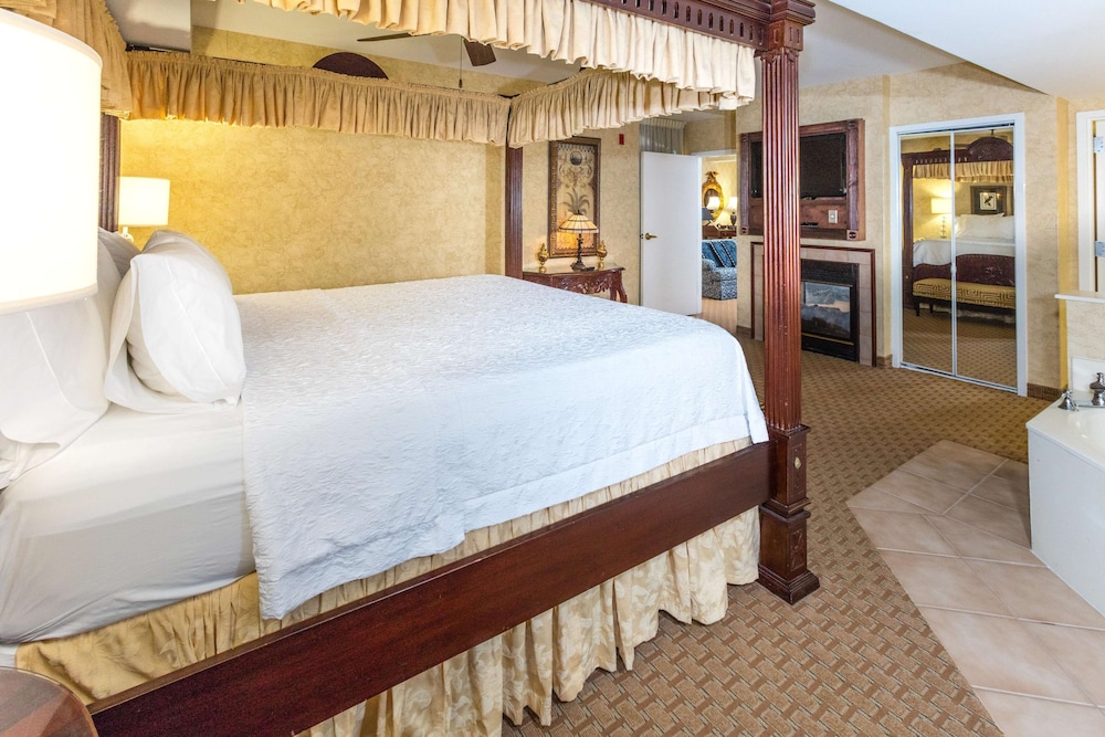 Hampton Inn & Suites Amelia Island-Historic Harbor Front 16/44