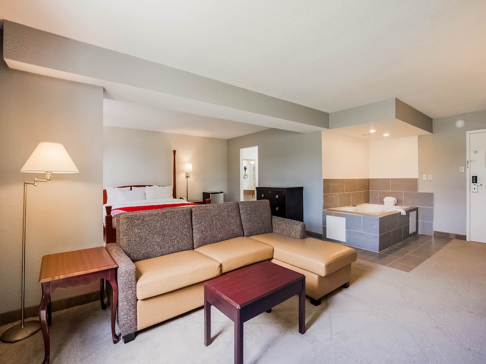 Days Inn by Wyndham Conneaut 29/47