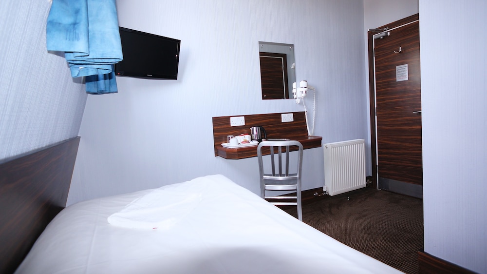 Crestfield Hotel 14/50