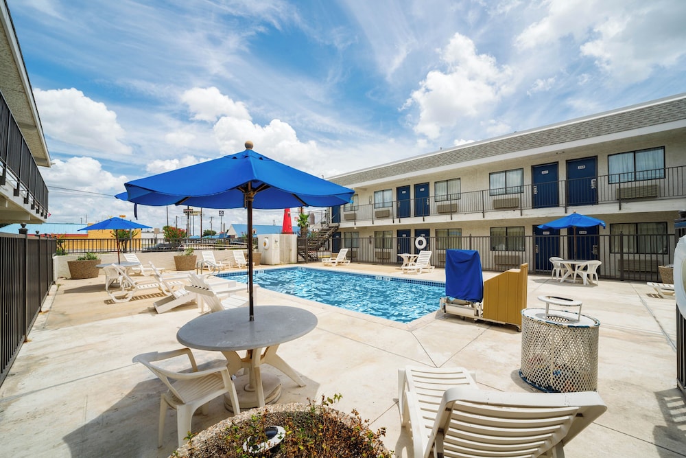 Motel6 San Antonio, TX - Fort Sam Houston in SAN ANTONIO - TX