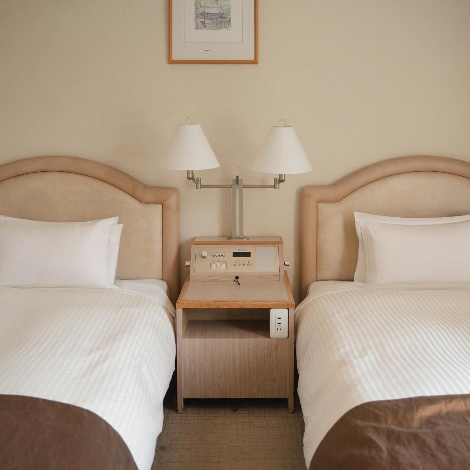 غرفة قياسية بسريرين منفصلين، Takarazuka Washington Hotel 4/5