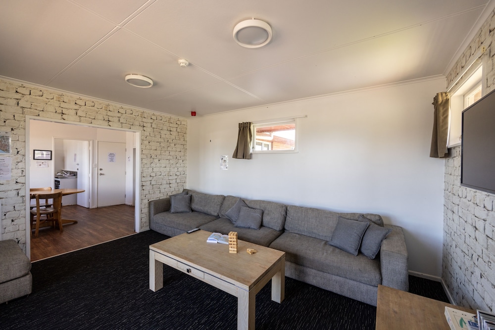 Haka House Taupo 28/50