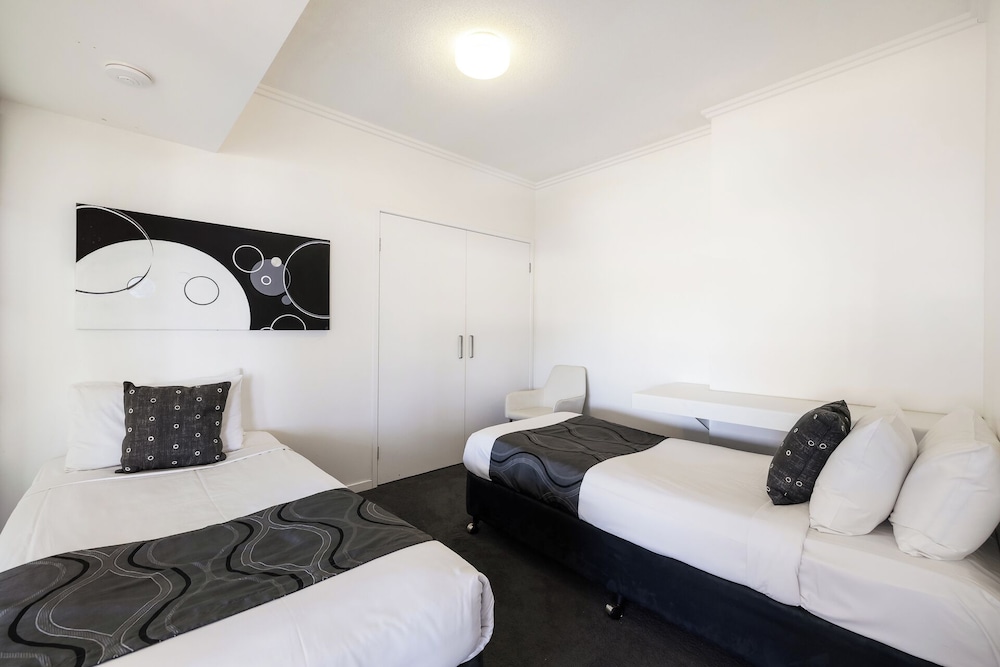 2 Bedrooms, Apartment