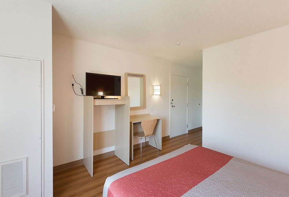 Motel6 Columbia, SC - Fort Jackson Area 33/47