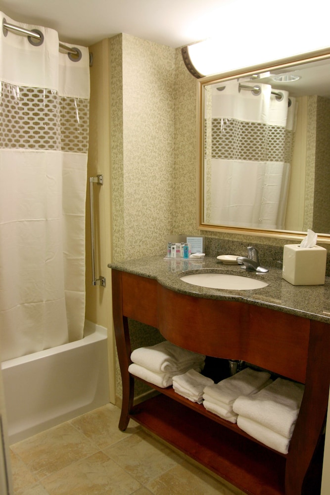 Hampton Inn Easton 26/62